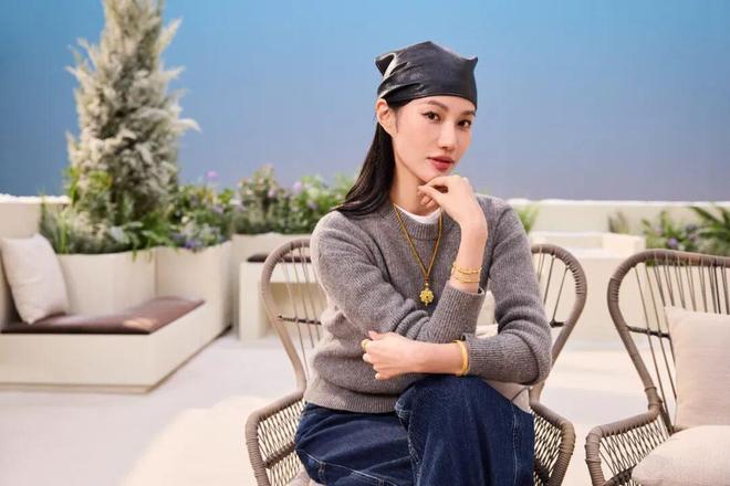 搭这届年轻人更在乎“审美平权”AG真人游戏平台直播间买金学穿(图5)