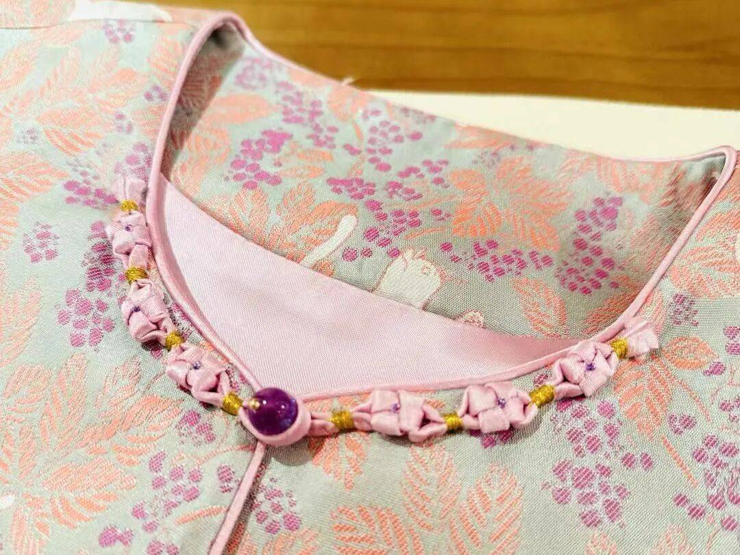 年杨仕嘉：让“新中式”服装更有国际范AG真人旗舰厅登录侨连五洲 华侨青(图1)